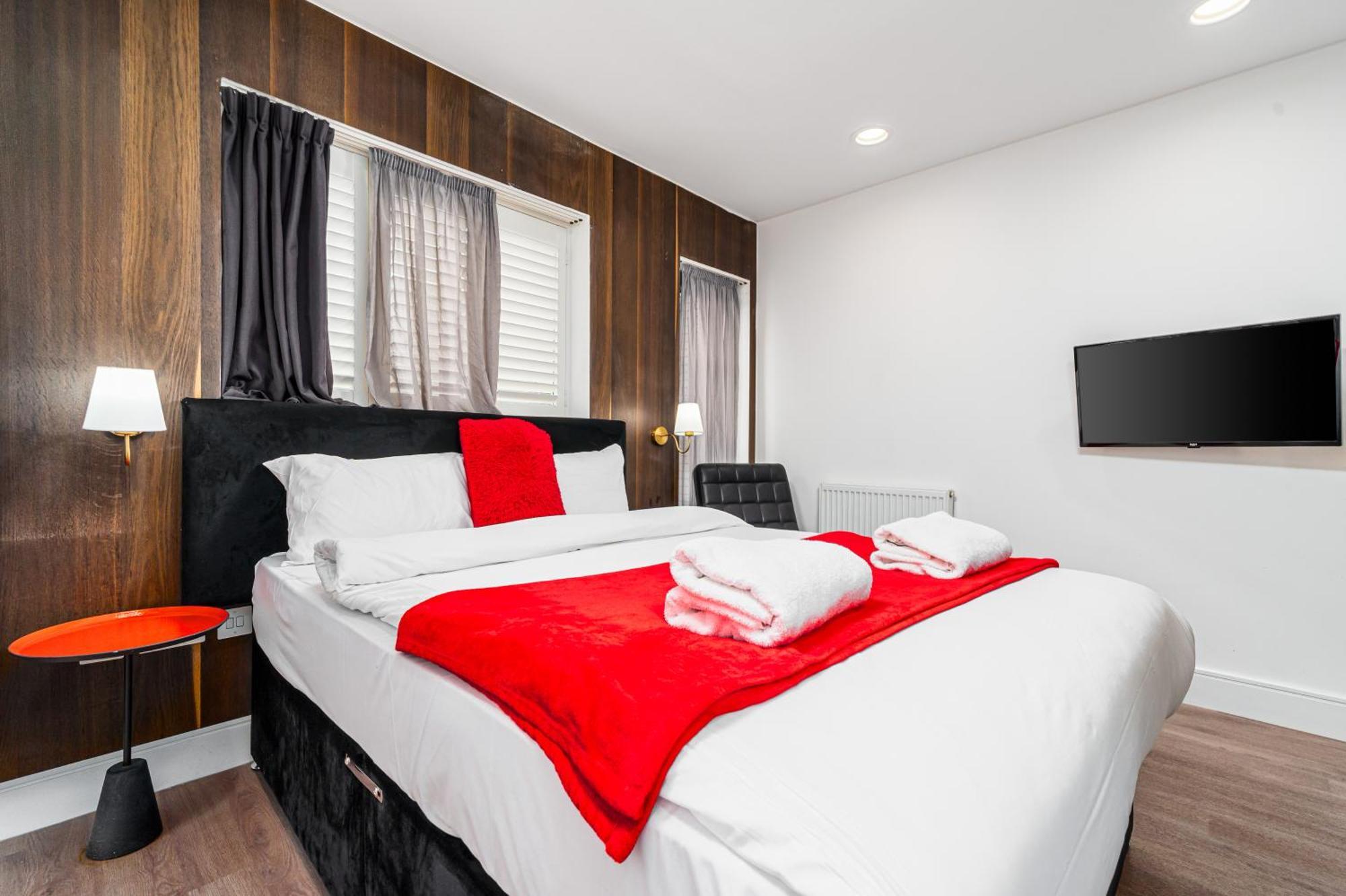 The Whitechapel Hotel London Exterior photo