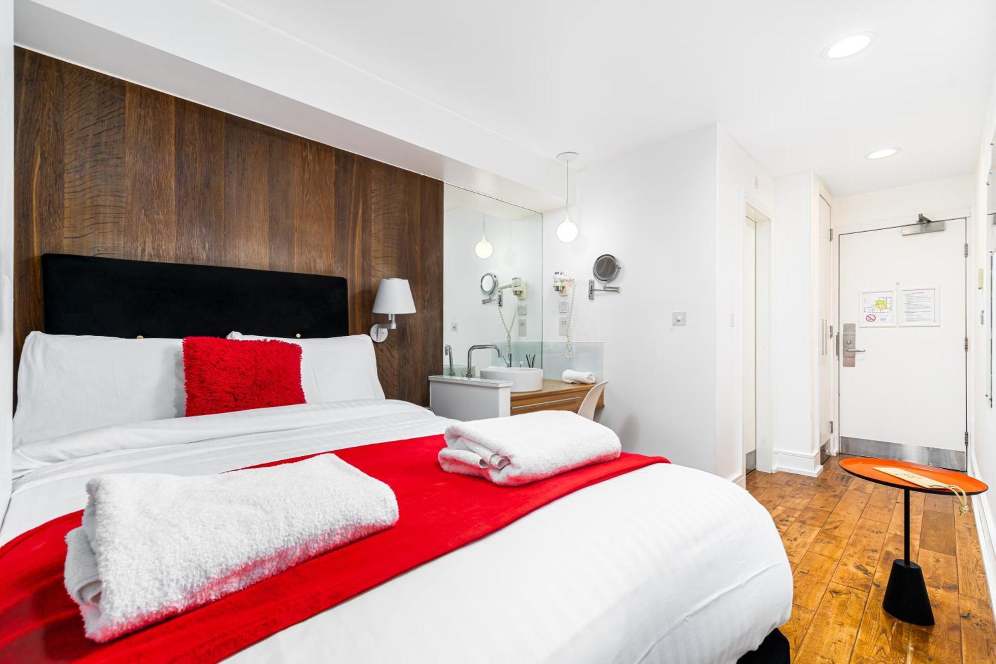 The Whitechapel Hotel London Exterior photo