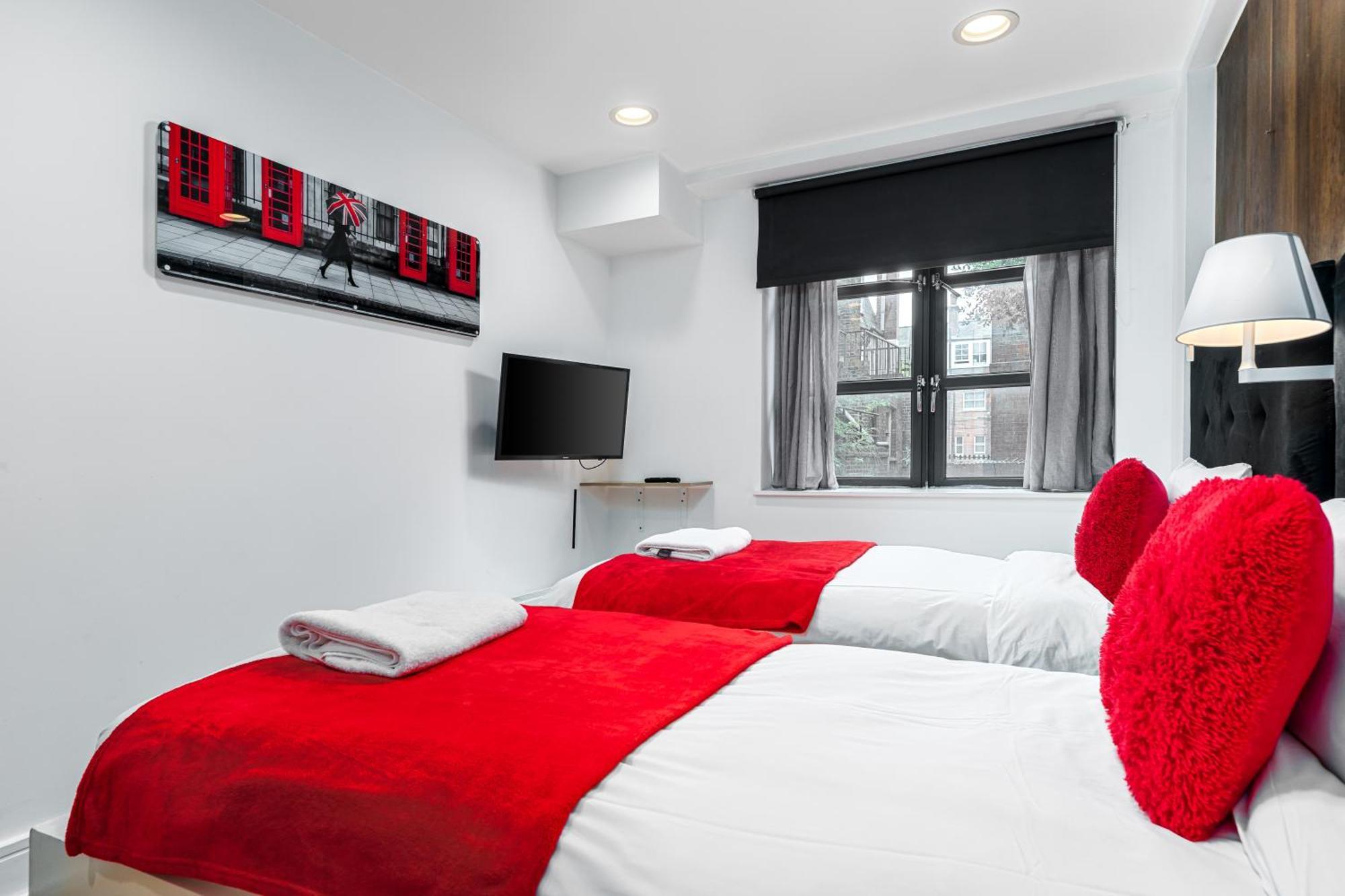The Whitechapel Hotel London Exterior photo