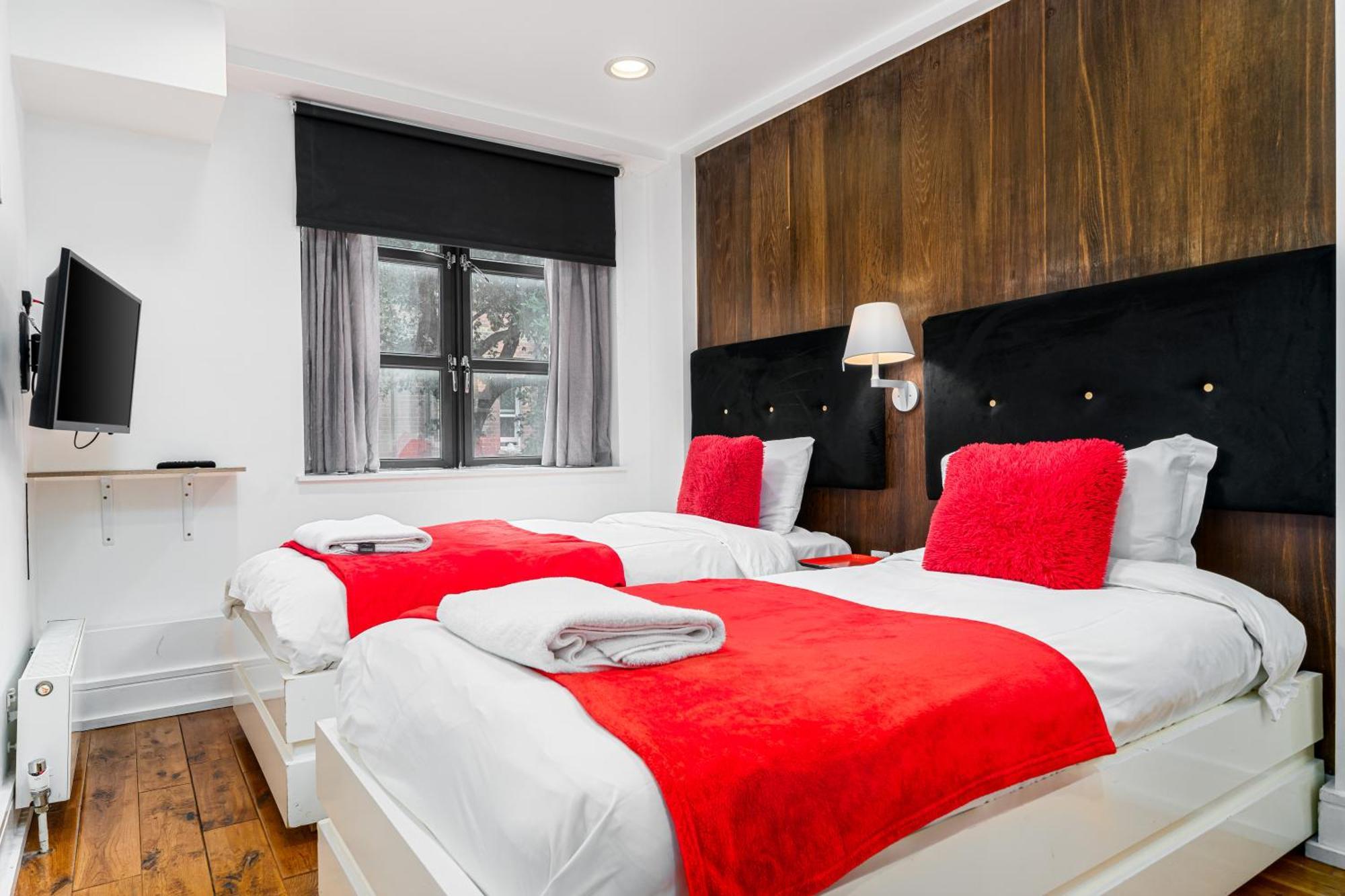 The Whitechapel Hotel London Exterior photo