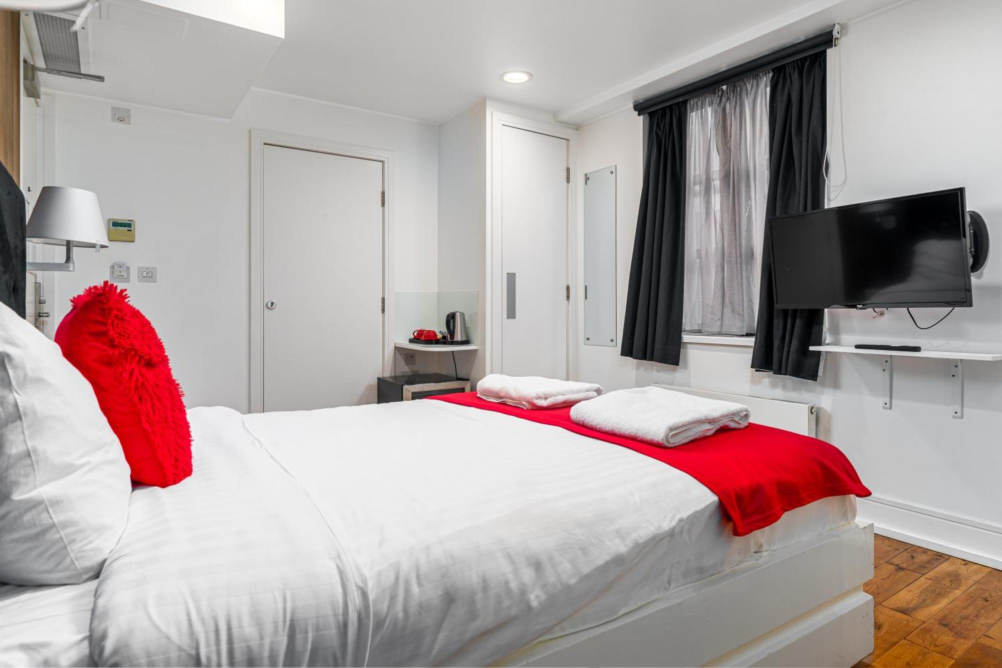 The Whitechapel Hotel London Exterior photo