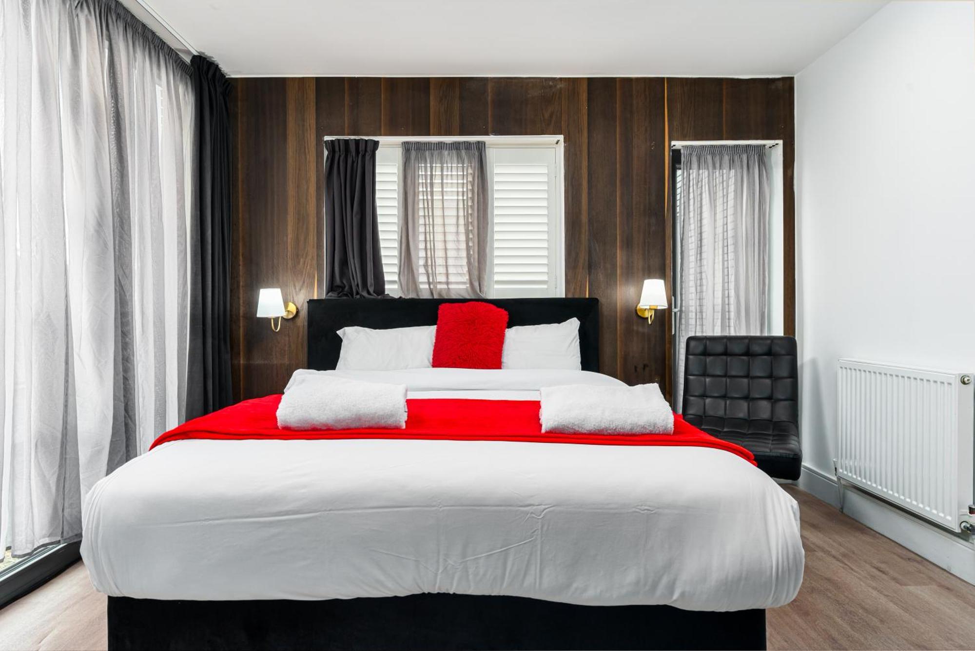 The Whitechapel Hotel London Exterior photo