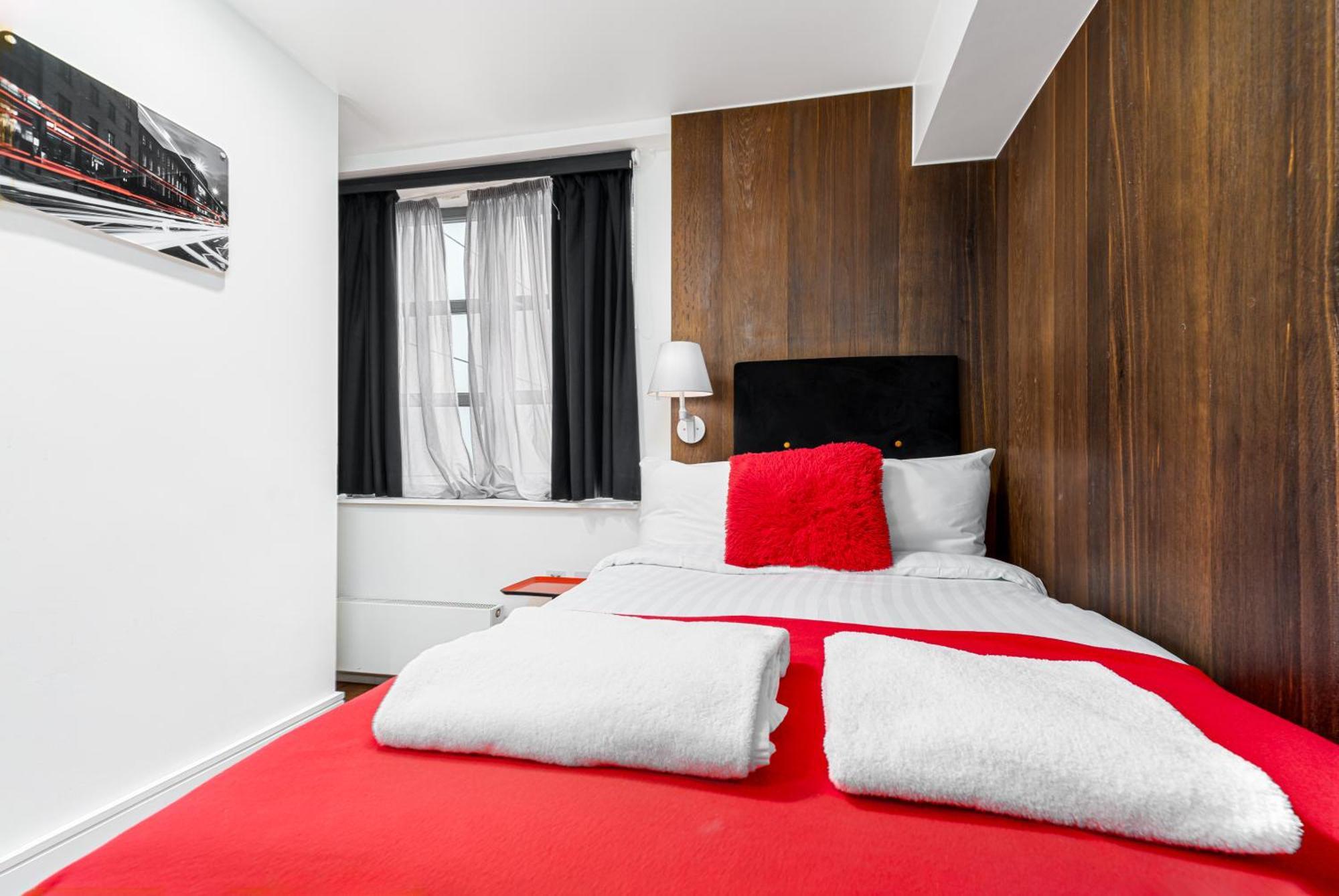 The Whitechapel Hotel London Exterior photo
