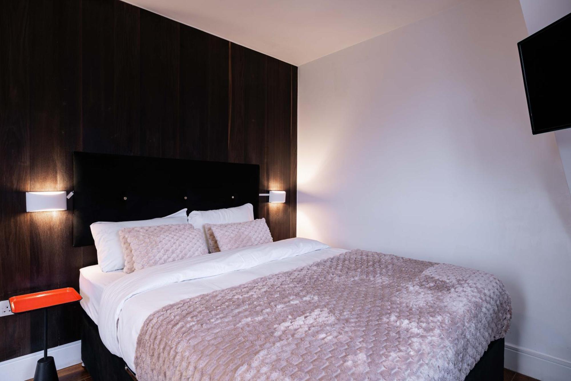 The Whitechapel Hotel London Exterior photo