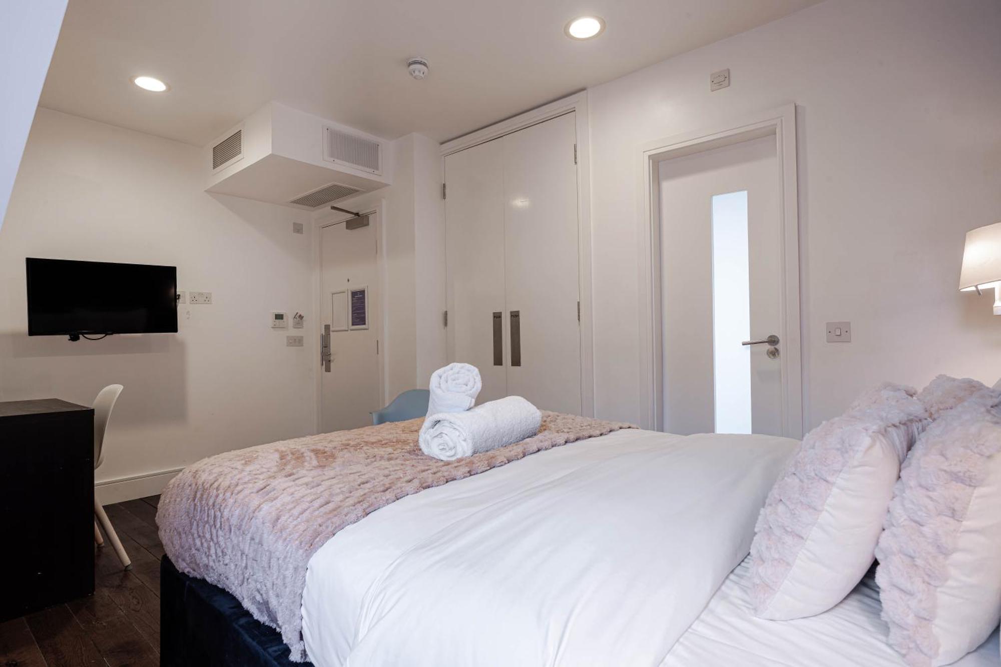 The Whitechapel Hotel London Exterior photo